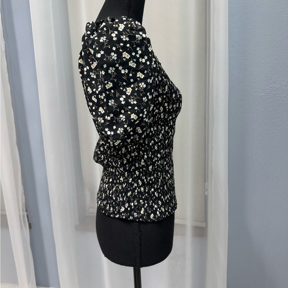 Floral Puckered Women's Top - Picture 3 of 4